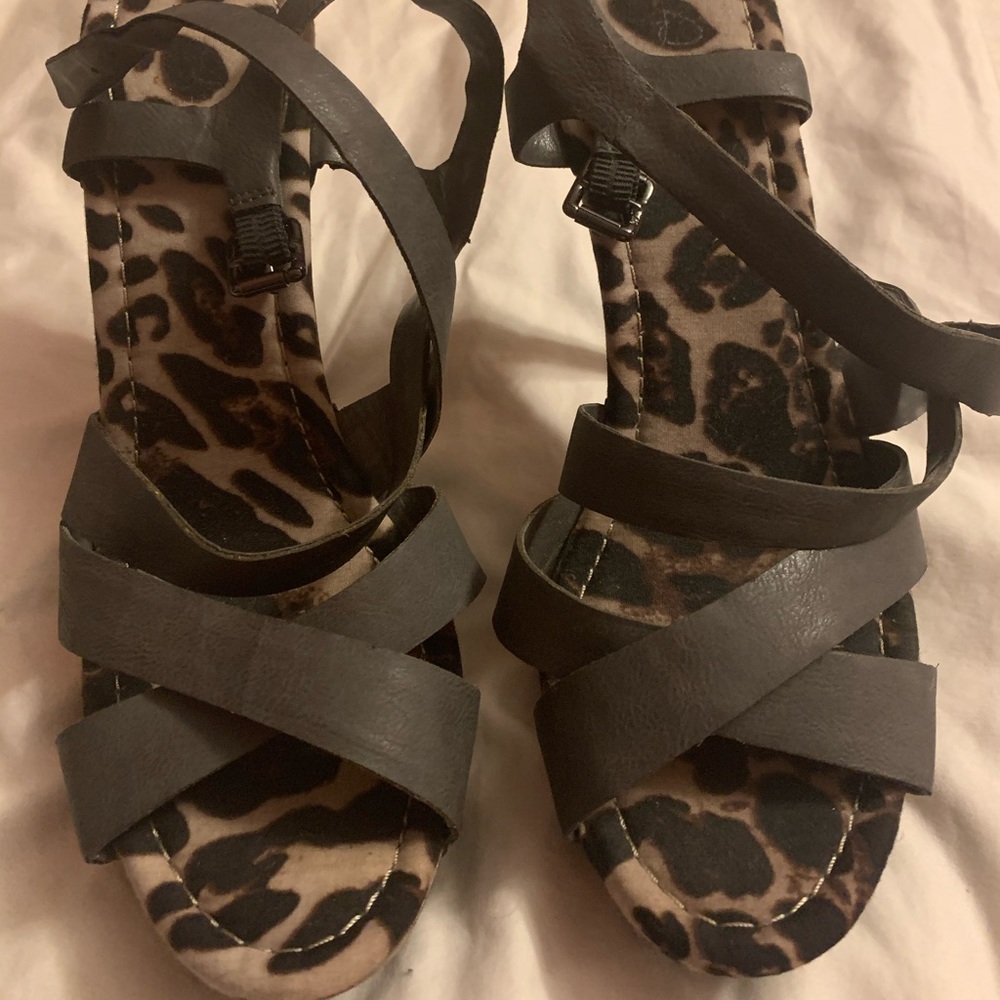 Jessica Simpson dark blue strapped heels